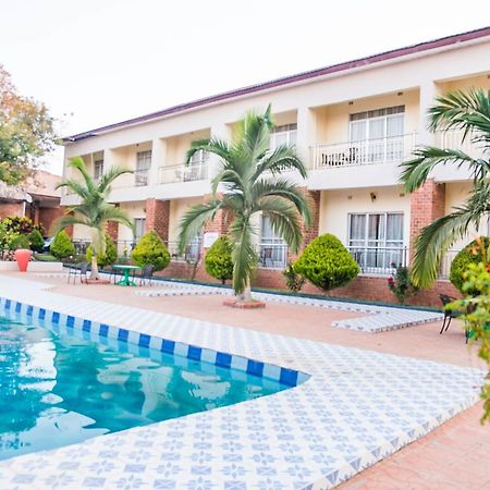 Chamba Valley Exotic Hotel ลุซากา ภายนอก รูปภาพ