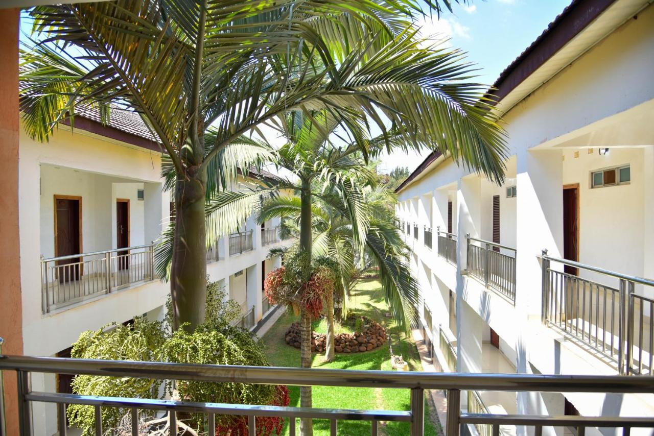 Chamba Valley Exotic Hotel ลุซากา ภายนอก รูปภาพ