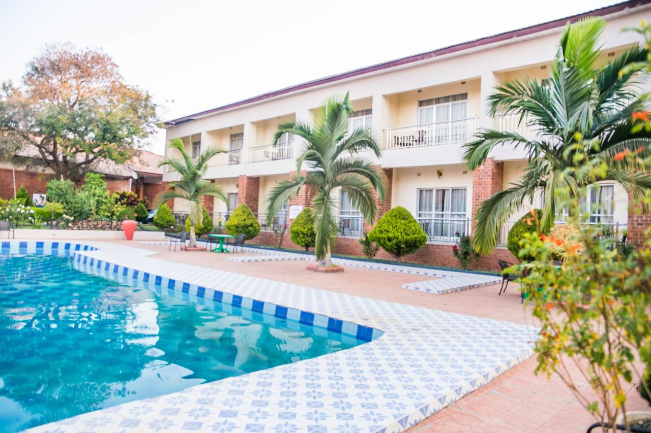 Chamba Valley Exotic Hotel ลุซากา ภายนอก รูปภาพ